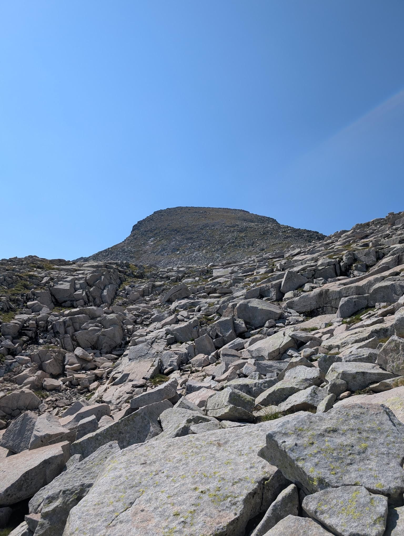 Pique rouge de Bassiès depuis Coumebière